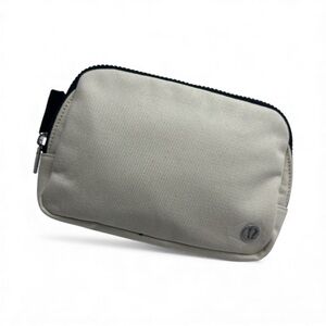 Nwt- Luluemon Everywhere belt bag